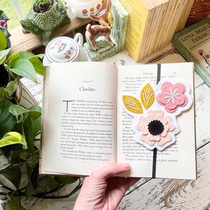 Elastic Flower Bookmark : For Booklover / Reader / Book Club / Bookworm / Teacher Appreciation Gift / Mother's Day / Bibliophile image 3