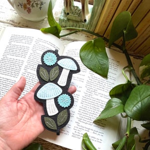 Mushroom Bookmark Gift for Bibliophile / Reader /Bookish / Booklover Gift / Book Club / Teacher / Mother's Day Woodland Bookmark zdjęcie 3