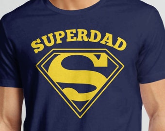 Super Dad Shirt, regalo de papá para esposo o padre con gráfico de camiseta de papá superhéroe, regalo del día del padre o baby shower para él camiseta Superdad