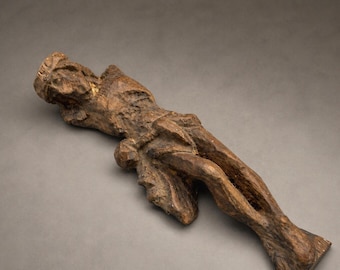 Figura de crucifijo de madera vintage – Corpus Christi tallado a mano, arte popular religioso rústico