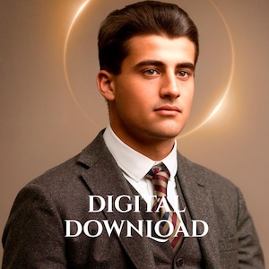 Pode incluir: Um homem de terno de tweed cinza escuro, camisa branca e gravata listrada. As palavras "DIGITAL DOWNLOAD" são impressas em branco. Um selo vermelho com "4K" é visível.