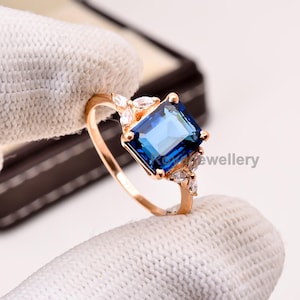 Art Deco London Blue Topaz Ring: Sterling Silver Solitaire