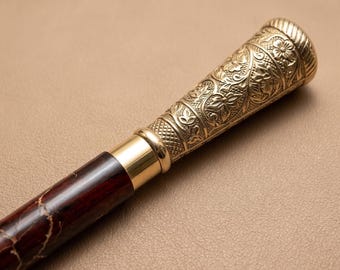 Bastón de madera artesanal con mango de metal grabado / Bastón desmontable de tres pliegues / Acabado en madera marrón