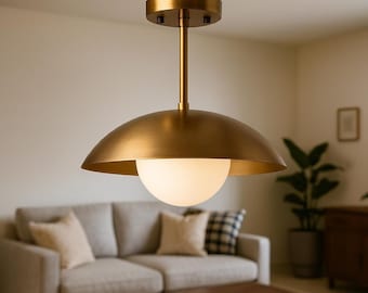 Lámpara colgante moderna de latón con forma de cúpula / Lámpara de techo de estilo de mediados de siglo con globo de cristal opalino / Lámpara colgante minimalista