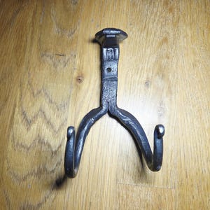 Hand-Forged Railroad Spike Double Hook – Personalized Wall Hook – Rustic Steel Coat/Hat Hook – Maker’s Mark Stamped