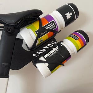 Canyon Aeroad: Double Bottle Mount