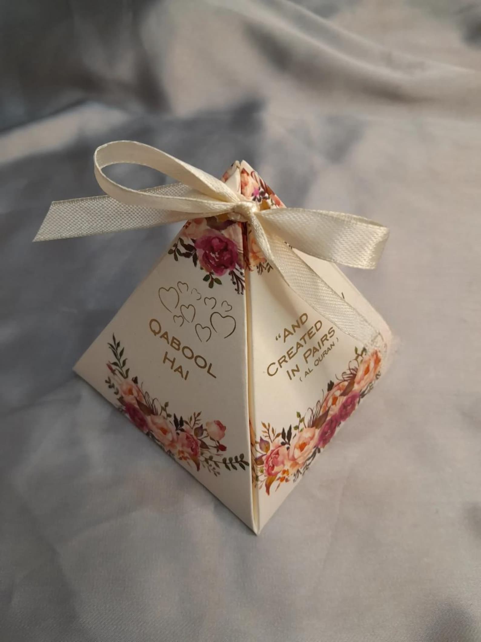 Personalized Nikkah Mubarak Favor Boxes - Floral Pyramid Design (pack ...