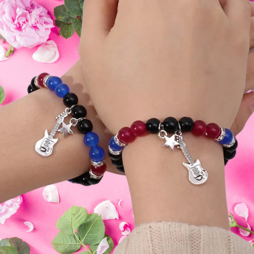 2pcs-handmade-tv-girl-friendship-album-bracelets-gifts-for-women-girls