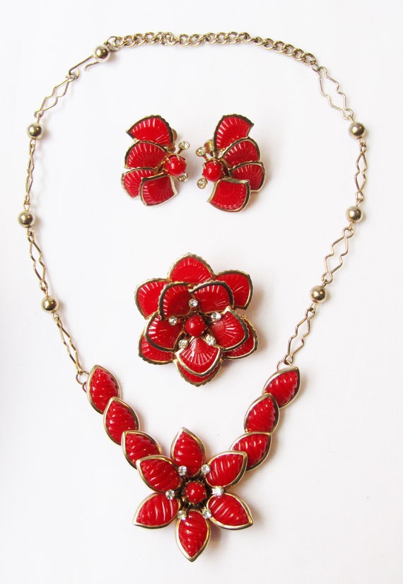 Vintage Plastic Flower 3-Piece Set Necklace Brooc… - image 5