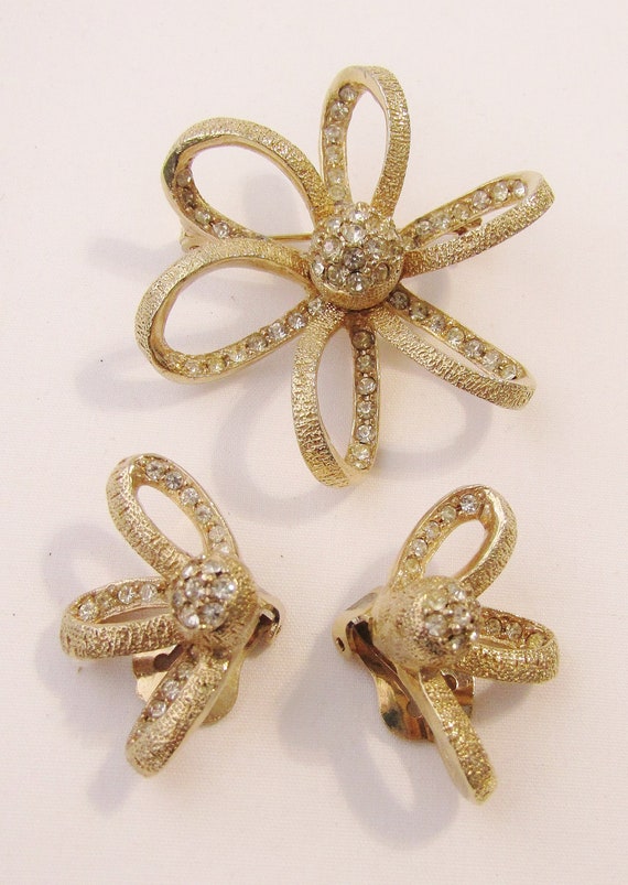 Vintage Ledo Rhinestones Brooch Earring Set Demi Parure