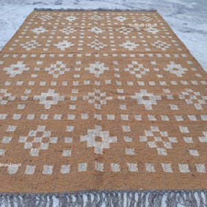 Handwoven Wool & Jute Dhurrie Rug: Traditional Indian Kilim Carpet