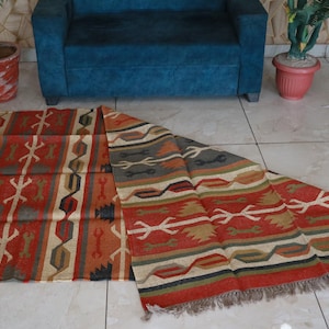 Handwoven Wool Jute Dhurrie Rug: Bohemian Kilim Style