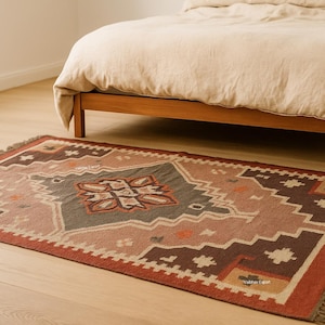 Handmade Jute Kilim Rug, Handwoven Wool Kilim Rug, Home Decor Rug, Aztec Rug, Accent Area Rug, Traditional Indian jute Area rug