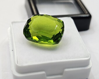 10–12 Karat Peridot im Kissenschliff - Edelstein für Schmuck