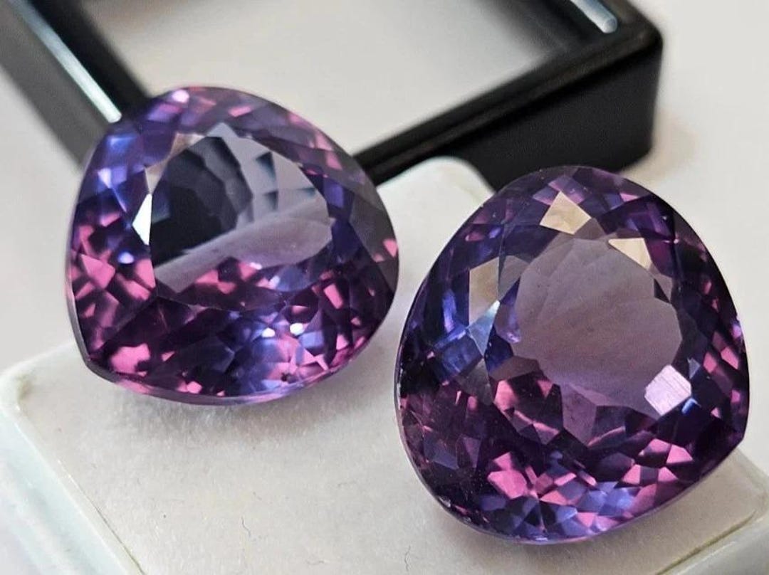 39+ Ct Pear Cut Alexandrite Gemstone Pair, Color Changing Bi-color - Etsy