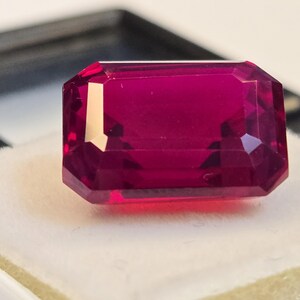 Par de rubíes rojos naturales de 11-12 quilates en total, talla esmeralda, procedentes de Mozambique. Rubíes sueltos a juego para anillos, pendientes y joyería.