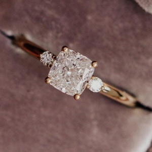 2.0 CT Cushion Diamond Engagement Ring 14K Yellow Gold Anniversary Gift For Woman Three Stone Wedding Ring Cushion Moissanite Promise Ring