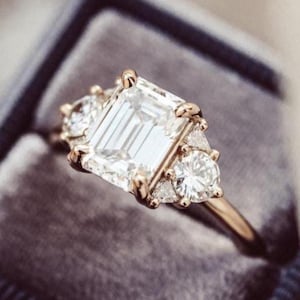 2.0 CT Emerald Moissanite Diamond Engagement Ring 14K Rose Gold Bridal Ring Dainty Wedding Ring Round & Trillion Diamond Accent Promise Gift