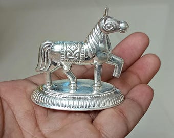 純銀製馬　薫風　年代物　昭和アンティーク　レトロ　コレクション ヴィンテージ800シルバー製馬の置物、刻印入り純銀製動物彫刻、精巧な