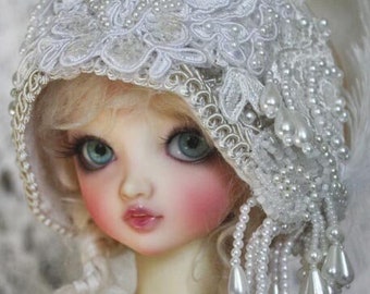 Sparkling Ivory Butterfly Felt Flapper Style Cloche Hat For Ball Jointed Dolls & Blythe