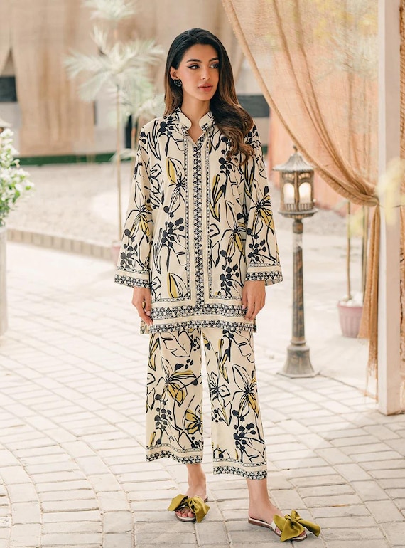 casual cord set dress Trendy Digital Printed Co-ord Set for Women,casual Wear Dress,resort Dress.