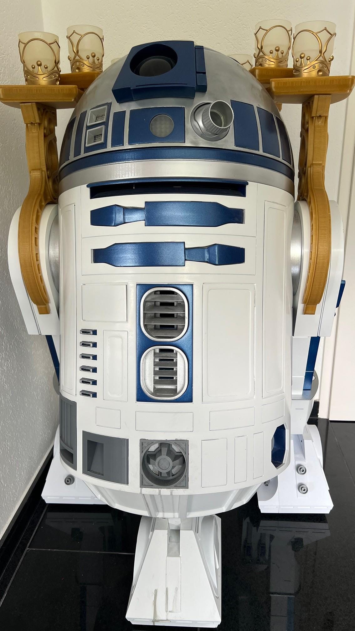 杉丸太レジンテーブル　R2D2です R2D2 One Piece Printed Leg - Etsy