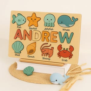 Rompecabezas Montessori con nombre del océano: rompecabezas de madera personalizado para niños / Regalo para baby shower / Temática de animales marinos / 3 tamaños disponibles