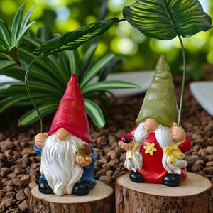 Resin Garden Gnome Statue 6.5-Inch,Cute Dwarf Figurine for Lawn Yard or Porch,Fall Christmas Outdoor Decor, Minimalist Gift Housewaming Gift