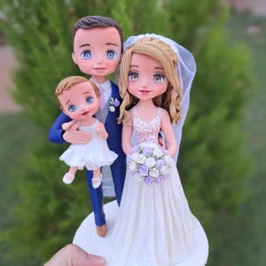 Bride and groom wedding cake topper with daughter, custom wedding cake topper with baby, family figurine, family wedding cake topper