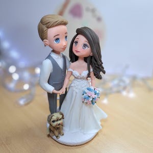 Bride and groom figurine with dogs, wedding cake topper with pets, pets figurine, custom wedding cake topper bride and groom, custom dogs
