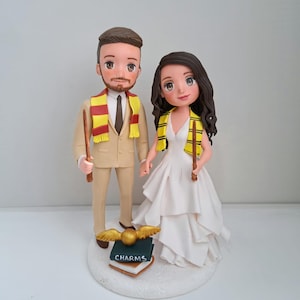 Wedding cake topper bride and groom, wizard personalized cake toppe, bride and groom figurine, custom wedding cake topper, wizard keepsake