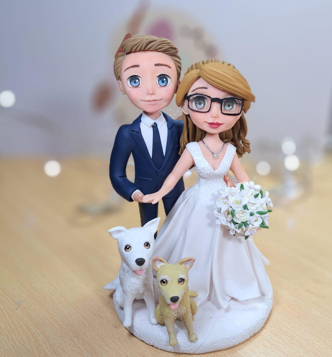 Custom Wedding Cake Topper With Pets: Bride and Groom Figurine - Etsy