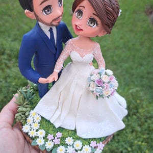 Custom Mr and Mrs cake topper, Traditional bride & groom wedding topper, Classic wedding cake topper, Custom wedding anniversary keepsake