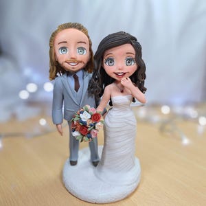 Funny wedding cake topper, Love Pinch wedding cake topper bride & groom, personalized figurine for wedding, Custom wedding cake topper