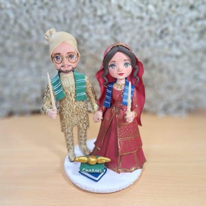 Custom Indian Wedding Cake Topper: Bride & Groom in Traditional Dress
