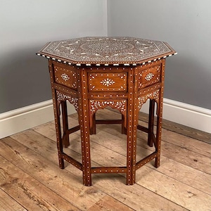 Handgemaakte achthoekige tafel met beeninleg: luxe woonkameraccent, 24&quot;