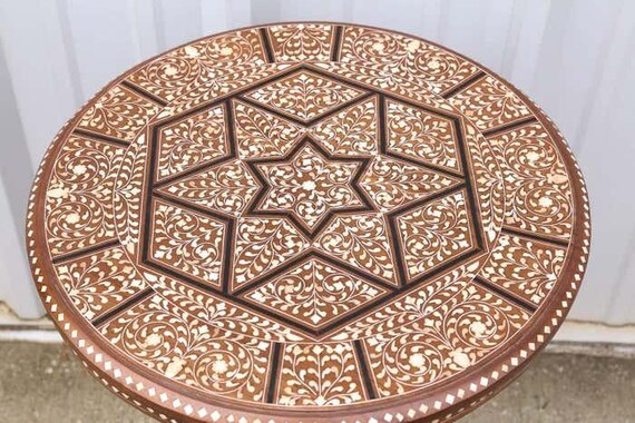 チーク無垢材サイドテーブル：骨象嵌アクセント - 24インチ ラウンド