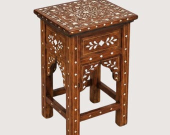 Mesita auxiliar artesanal con incrustaciones de hueso – Mueble auxiliar de madera maciza con tallado floral