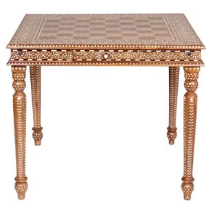 Escritorio de madera con incrustaciones de hueso, hecho a mano / Mesa de estudio tallada con cajones