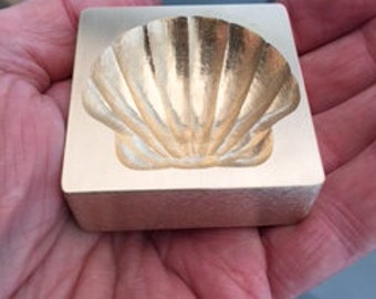 Large Format Lampworker Moulds. Half Clam.