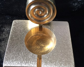 Two Part Stamp and Base 1 inch 25mm circular swirl.