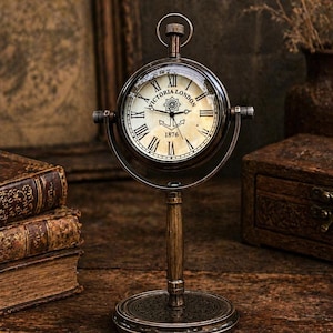 Reloj de bolsillo de latón antiguo / Reloj de escritorio con números romanos vintage