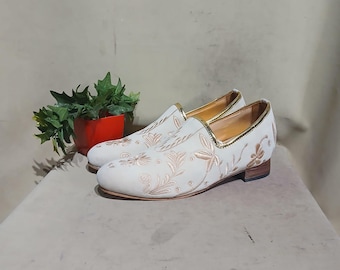 Embroidered White Jutti Shoes: Indian Wedding Groom Footwear