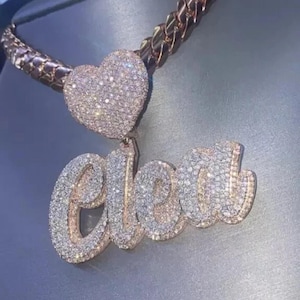 Colgante de moissanita natural de corte redondo de 4,0 quilates con letra personalizada, chapado en oro rosa de 14 quilates, plata 925. Regalo de aniversario, boda o cumpleaños.