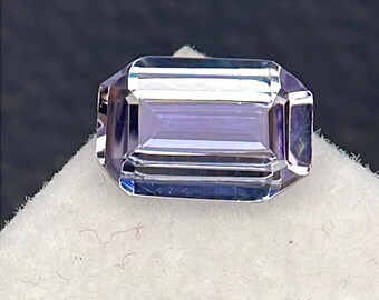 Natürlicher Tansanit facettierter Rohedelstein: Smaragdschliff, 9.3 x 6 mm, 1.45 Karat, #TZ76