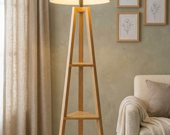 Lámpara de pie trípode con estante, estilo escandinavo moderno de mediados de siglo, pantalla cilíndrica de lino.