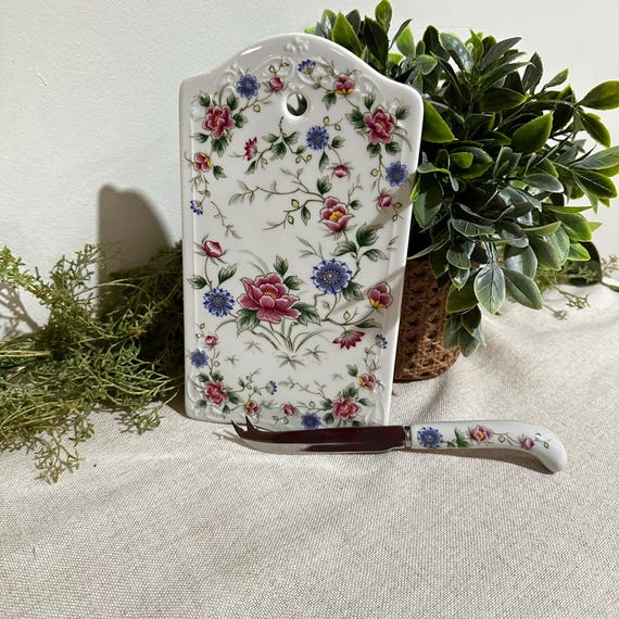 Floral Porcelain Cheese Board & Knife | Andrea by Sadek
