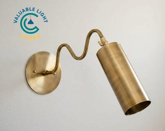 Italienische Messing Zick-Zack Wandleuchte für raffinierte moderne Innenräume