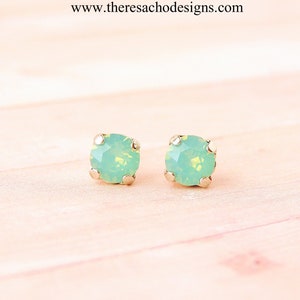 Maßanfertigung auf Bestellung - Zierliche 6mm Swarovski Pacific Opal und Rhodium Silber Kristall Ohrstecker, Kleine Mint Opal Kristall Ohrstecker