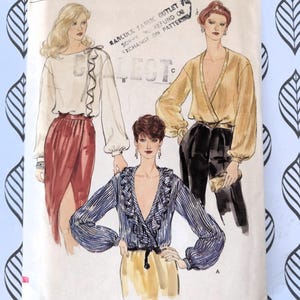Vogue Pattern 7529 Misses Blouse 1979 Size 8 Cut, Complete
